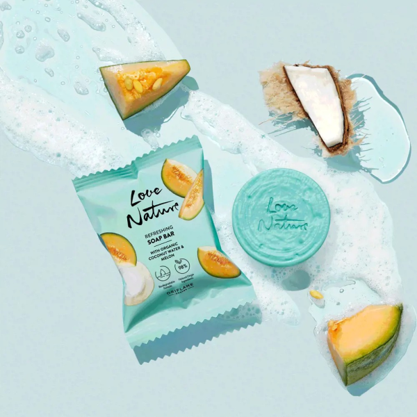 Savon rafraîssissant Love nature à l'eau de coco et melon bio